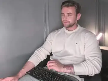 Chaturbate Live Sex Cam of waynemiller_