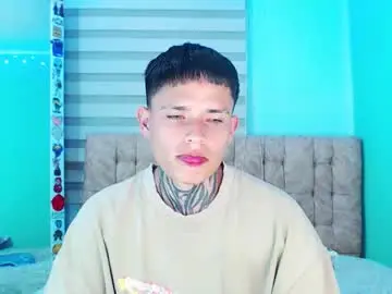 Chaturbate Live Sex Cam of _justinmoon2