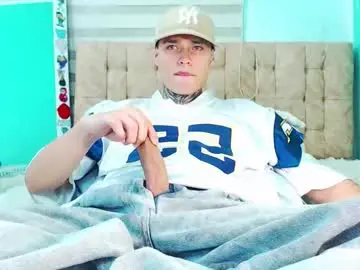 Chaturbate Watch Live Sex Cams of _justinmoon2