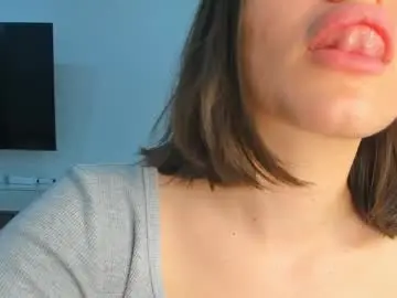 Chaturbate Live Sex Cam of heyim_laura