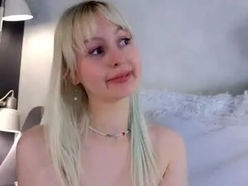 Chaturbate Live Sex of peek_in_my_window