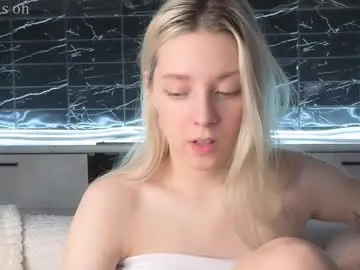 Chaturbate Sex Chat of peek_in_my_window