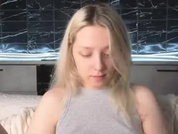 Chaturbate Live Porn of peek_in_my_window