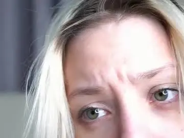 Chaturbate Free Live Porn of peek_in_my_window