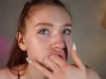 Chaturbate Live Sex Cam of sassy__swarovsk