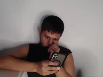 Chaturbate Free Live Porn of harold_18_