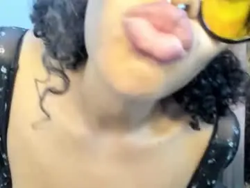 Chaturbate Best live sex cam show of horny_ebonygirl2