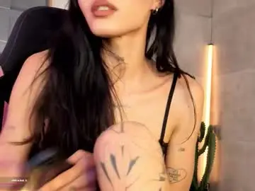 Chaturbate Free Porn Cam of ivyy_pierce