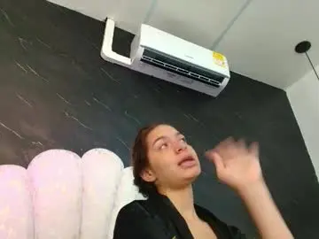 Chaturbate Live Sex Cam of kissme_luna