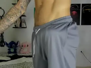 Chaturbate Best live sex cam show of leon_big_cock