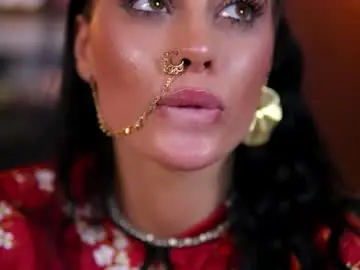 Chaturbate Live Porn of ravennadarcy