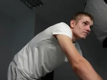 Chaturbate Live Sex Cam of eric_poston