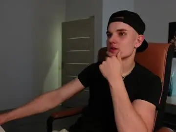 Chaturbate Free Live Porn of eric_poston