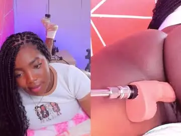 Chaturbate Free Live Porn of zoeethompson_cm