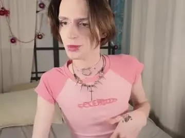 Chaturbate Live Sex Cam of kira_long