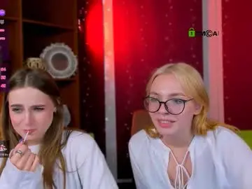 Chaturbate Watch Live Sex Cams of aria_moo