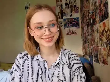 Chaturbate Live Sex Cam of elwinebanford