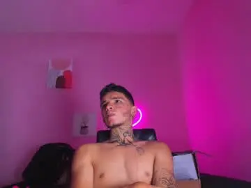 Chaturbate Live Sex Cam of ian_castillo_