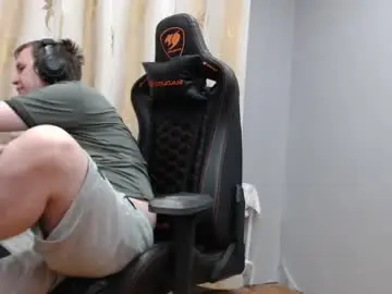 Chaturbate Adult Video Chat of iliaskrisloveee