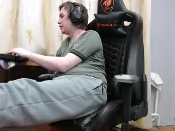 Chaturbate Live Sex Cam of iliaskrisloveee