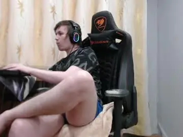 Chaturbate Live Sex Cam of iliaskrisloveee