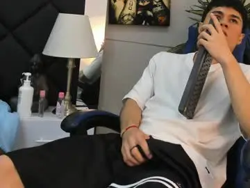 Chaturbate Live Sex Cam of roan_birkin