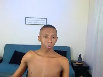Chaturbate Live Sex Cam of miiloo18