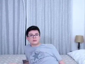 Chaturbate Sex Cam of kevinhunts