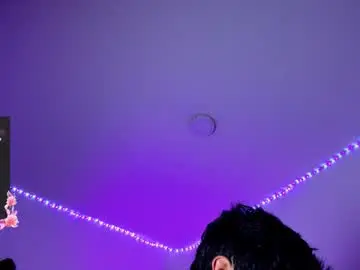 Chaturbate Live Sex Cam of andy_guez_11