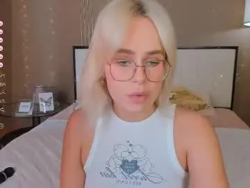Chaturbate Live Sex Cam of bellatip