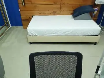 Chaturbate Live Sex Cam of mahia_queen