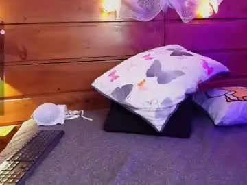 Chaturbate Live Sex of mahia_queen