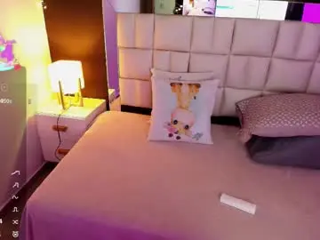 Chaturbate Live Sex of mahia_queen