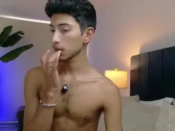 Chaturbate Live Porn of ethan_skiny_
