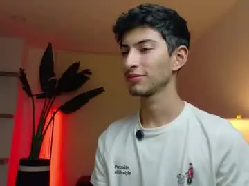 Chaturbate Sex Chat of ethan_skiny_