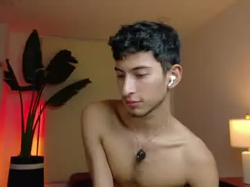 Chaturbate Live Sex of ethan_skiny_