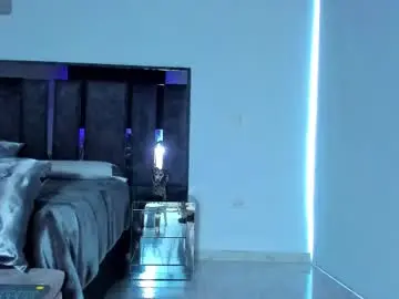 Chaturbate Live Sex Cam of santin_seans