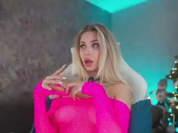 Chaturbate Live Sex Cam of misstics_