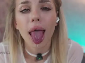 Chaturbate Live Sex of misstics_