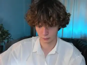 Chaturbate Live Sex Cam of tommy_jamm
