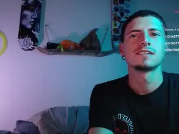 Chaturbate Live Sex Cam of alisseandjamess