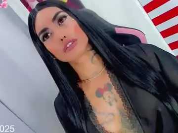Chaturbate Live Sex Cam of kilye_nellaa