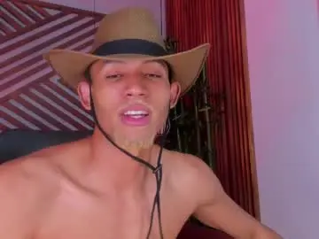 Chaturbate Free Porn Cam of bento_fox