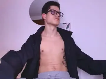 Chaturbate Live Sex Cam of wolfan_sky