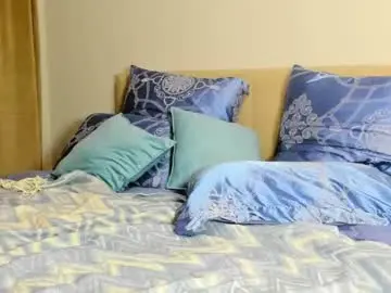 Chaturbate Live Sex Cam of kirraa_