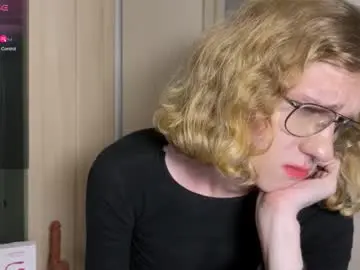 Chaturbate Best live sex cam show of avery_adam