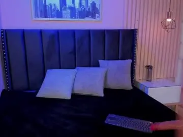 Chaturbate Live Sex Cam of briela_baddie