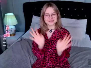 Chaturbate Live Sex Cam of chloewells