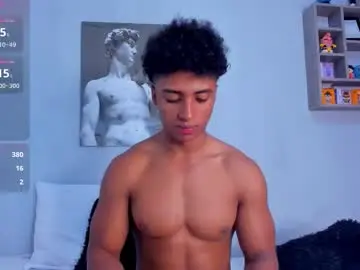 Chaturbate Live Sex Cam of magnusking_