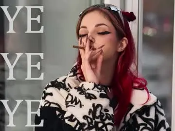 Chaturbate Best live sex cam show of bratziedarsie